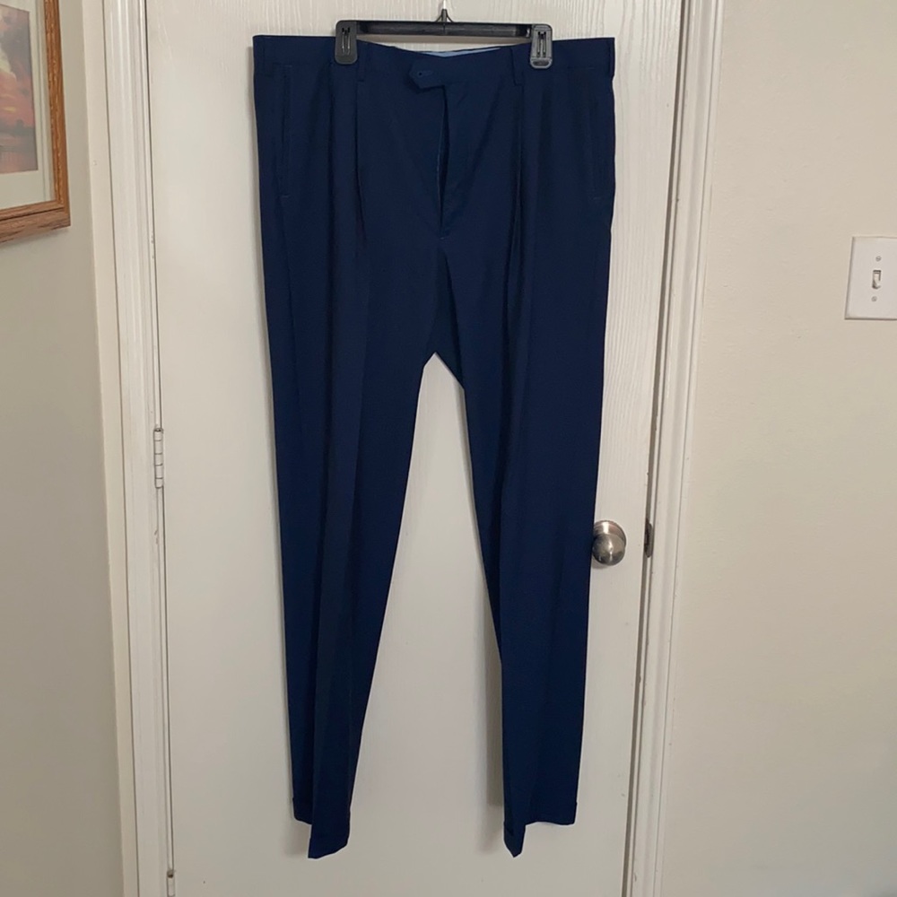 Travelsmart navy blue pleated and cuffed men’s slacks